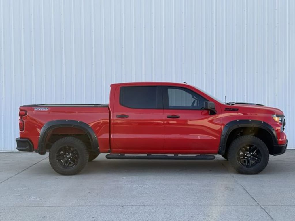 Used 2025 Chevrolet Silverado 1500 Custom Trail Boss Truck Crew Cab