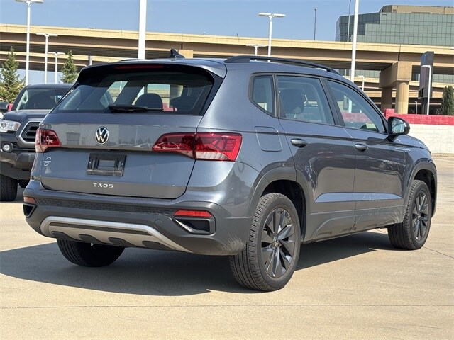 2024 Volkswagen Taos S photo 2