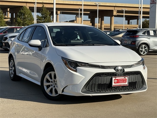 Used 2022 Toyota Corolla LE with VIN 5YFEPMAE4NP344852 for sale in Northfield, Minnesota