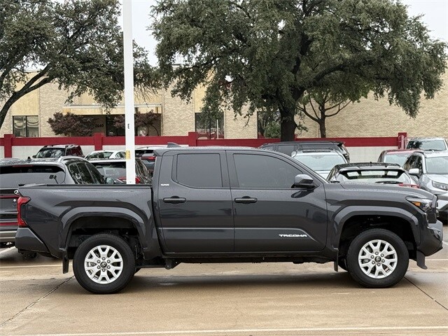 2024 Toyota Tacoma SR5 photo 3