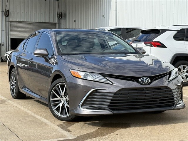 2024 Toyota Camry XLE photo 2