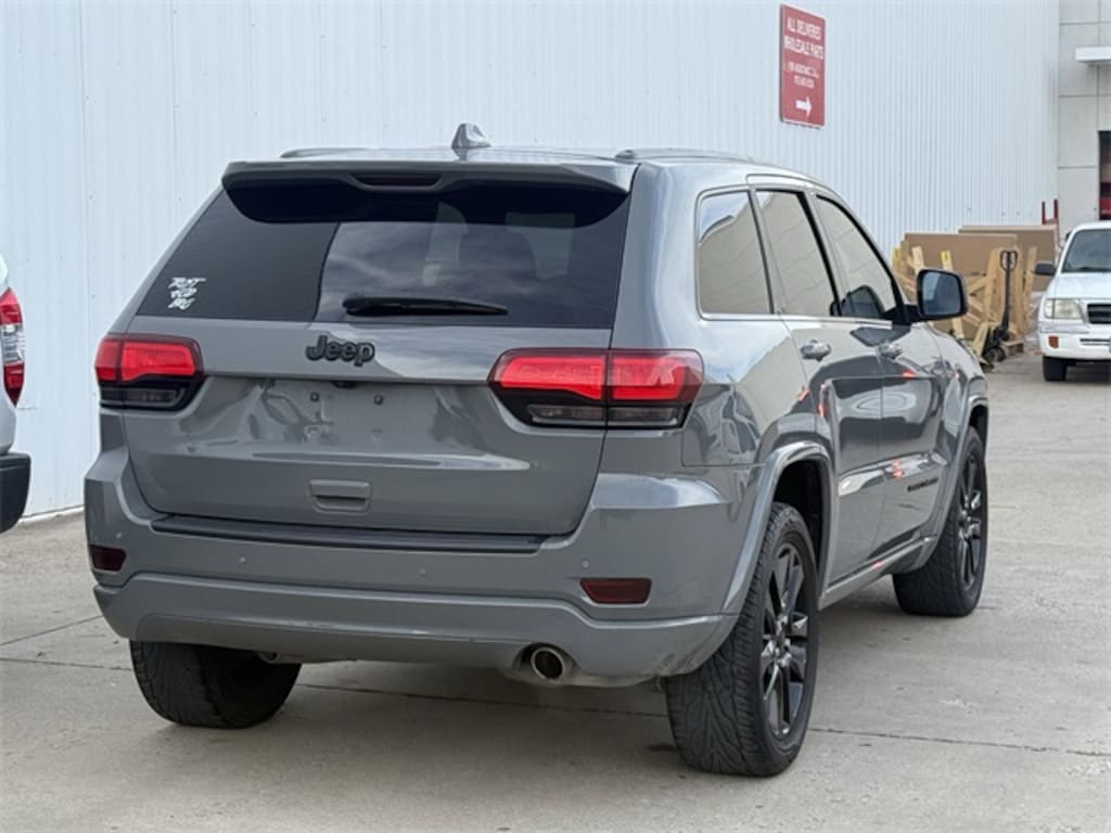 Used 2019 Jeep Grand Cherokee Altitude SUV