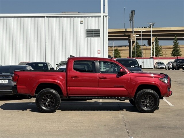 2017 Toyota Tacoma SR5 photo 2