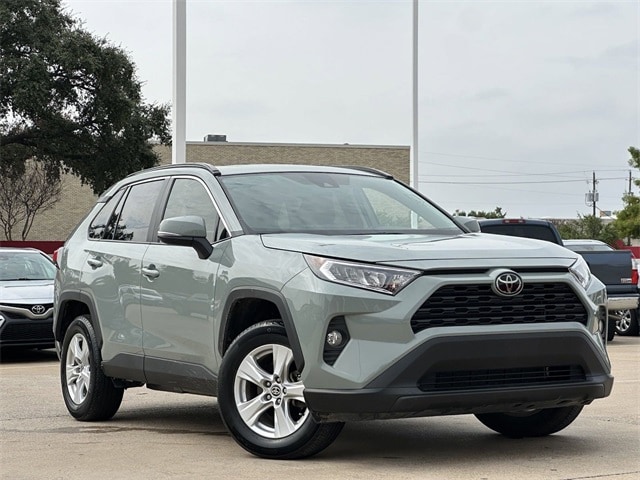 Used 2021 Toyota RAV4 XLE with VIN 2T3W1RFV5MW144594 for sale in Dallas, TX