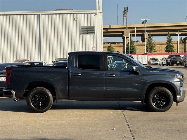 2020 Chevrolet Silverado 1500 LT photo 2