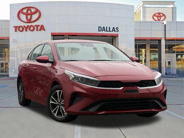 2023 Kia Forte LXS AT's photo