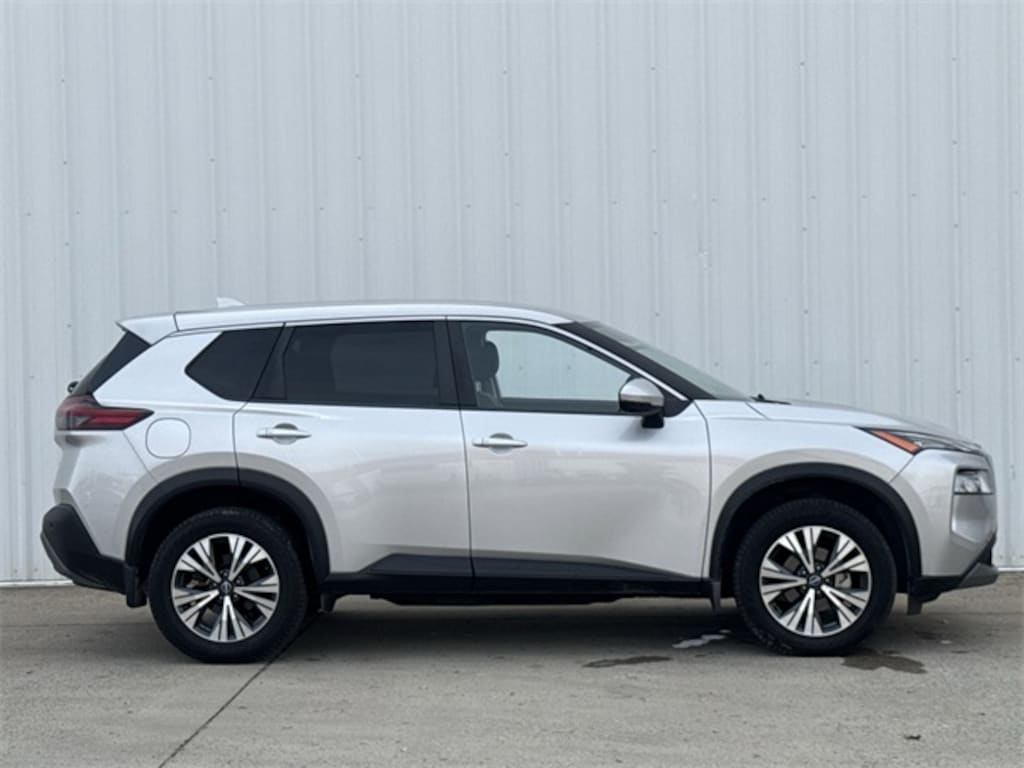 Used 2022 Nissan Rogue SV SUV