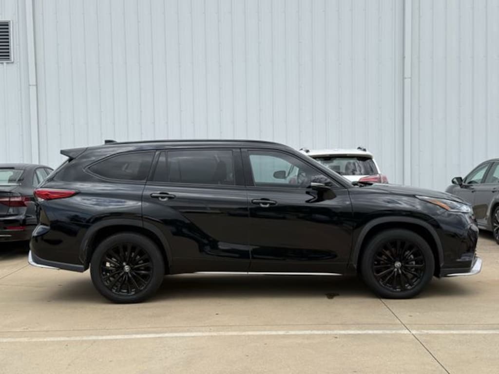 Used 2023 Toyota Highlander XSE SUV