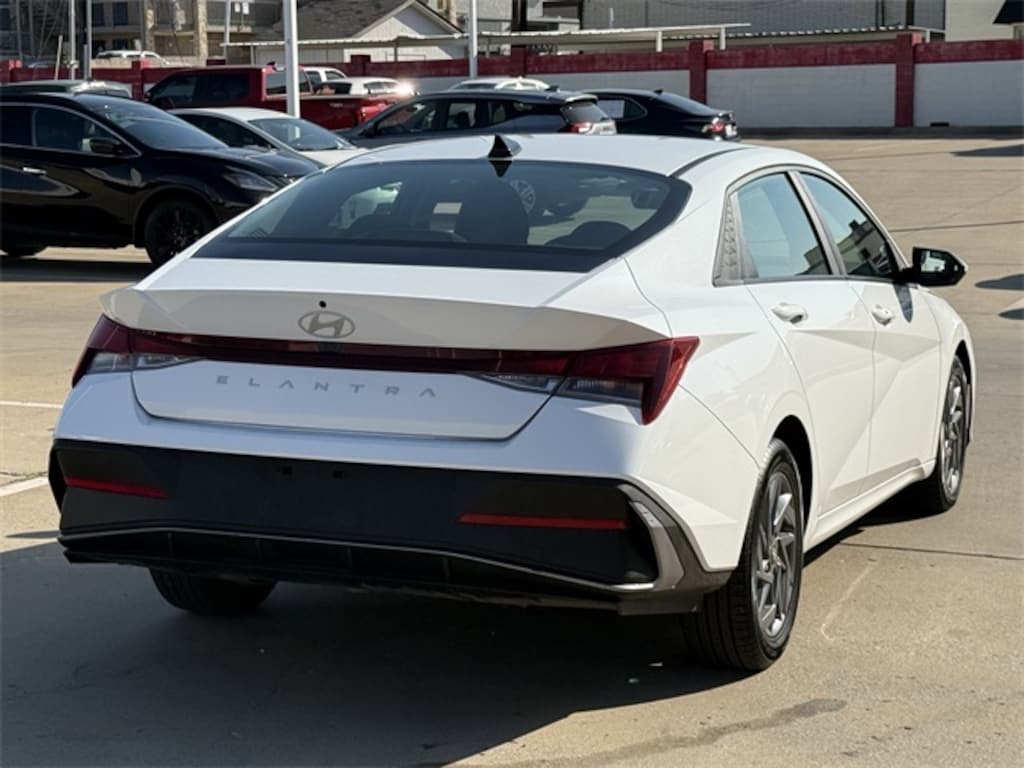 Used 2024 Hyundai Elantra SEL Sedan
