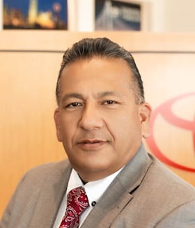 Staff member Aurelio Oyarvide from ID_c80e2b
