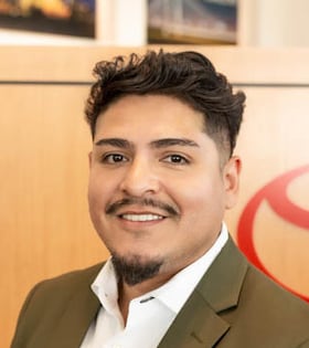Staff member Manuel Arellano from ID_c80e2b