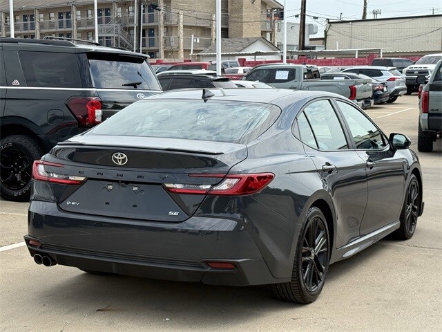 2025 Toyota Camry SE photo 4