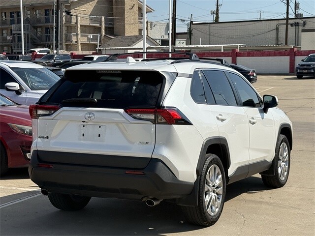2024 Toyota RAV4 XLE Premium photo 2