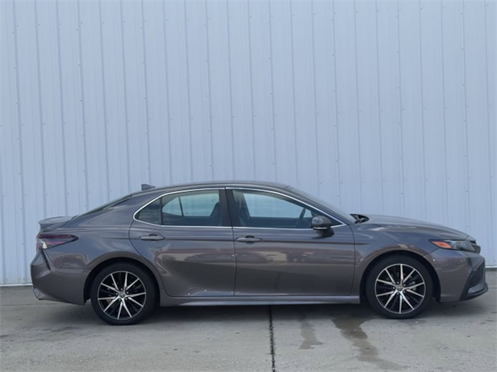 Used 2023 Toyota Camry SE Sedan