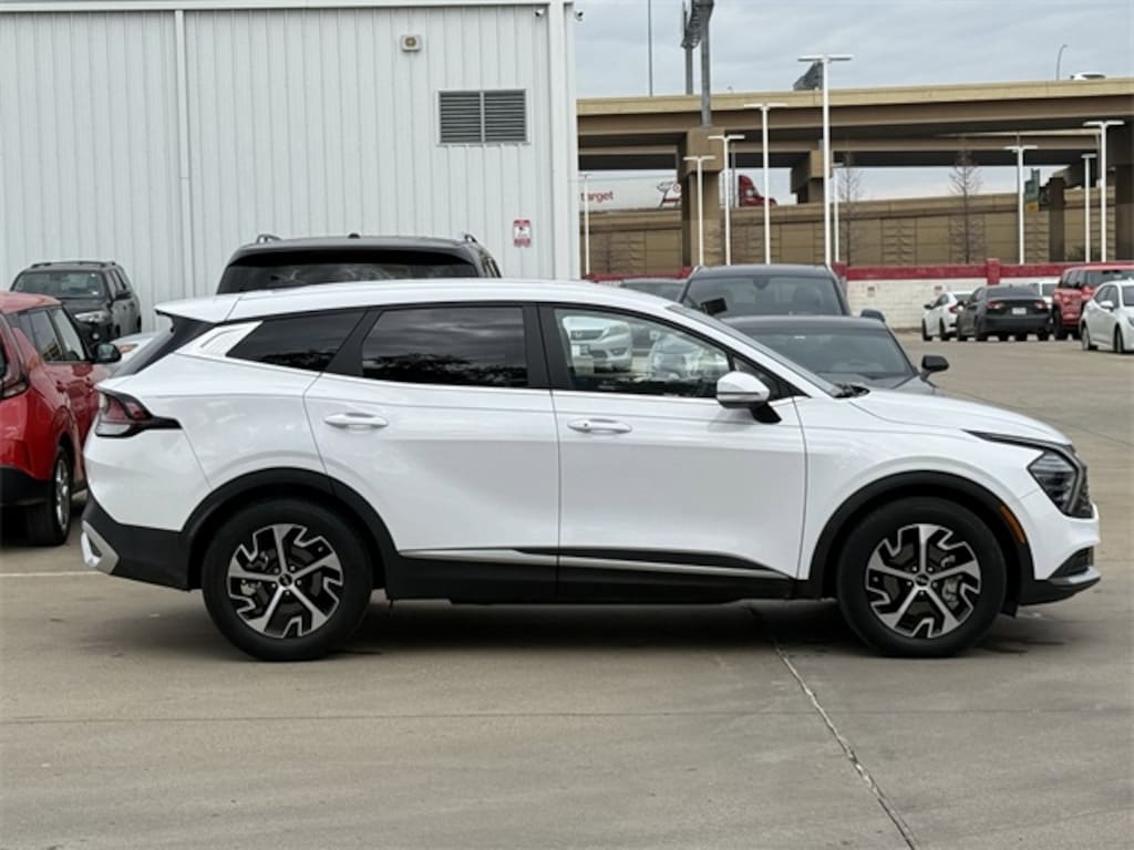 Used 2024 Kia Sportage EX SUV