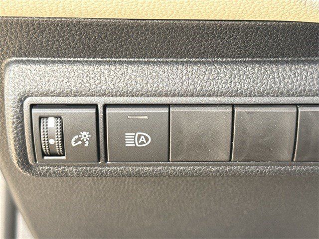 2026 Toyota Corolla LE - Photo 25