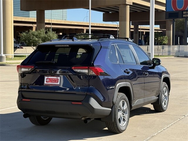 2025 Toyota RAV4 Hybrid XLE photo 3