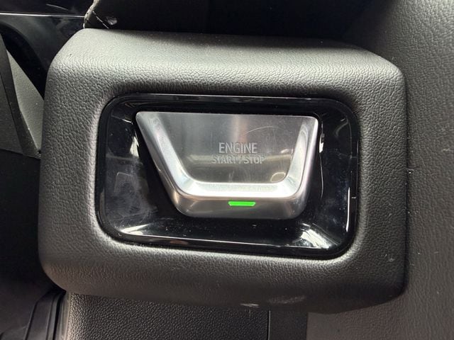 2025 GMC Yukon XL Denali - Photo 21