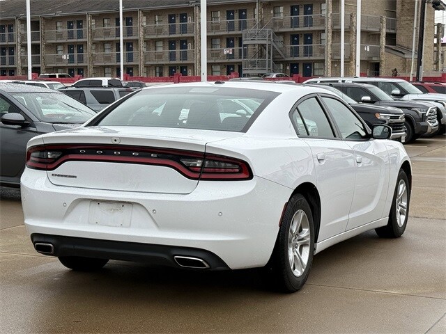2022 Dodge Charger SXT photo 4