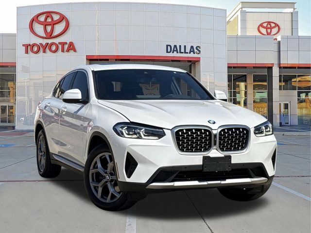2023 BMW X4 xDrive30i's photo