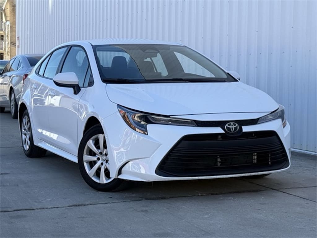 Used 2025 Toyota Corolla LE Sedan
