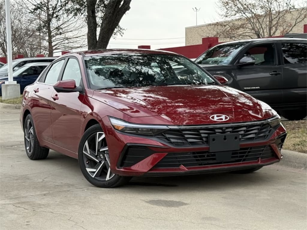Used 2024 Hyundai Elantra Limited Sedan