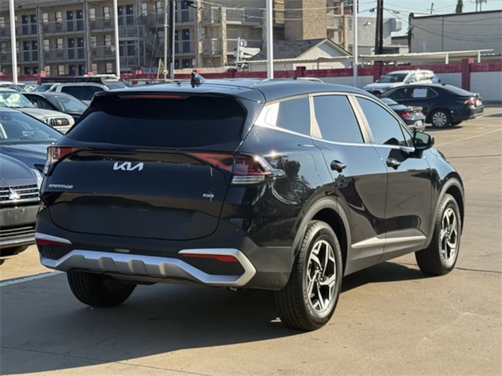Used 2024 Kia Sportage LX SUV