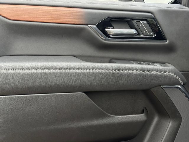 2025 GMC Yukon XL Denali - Photo 24