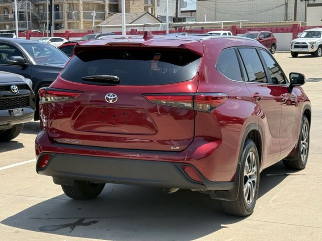 Used 2023 Toyota Highlander XLE SUV