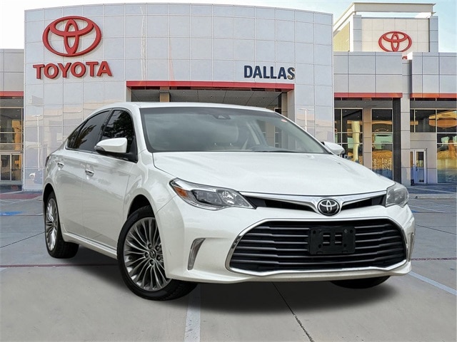 2018 Toyota Avalon Limited's photo