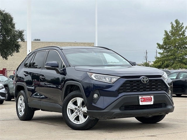 Used 2019 Toyota RAV4 XLE with VIN 2T3W1RFV0KC010395 for sale in Dallas, TX