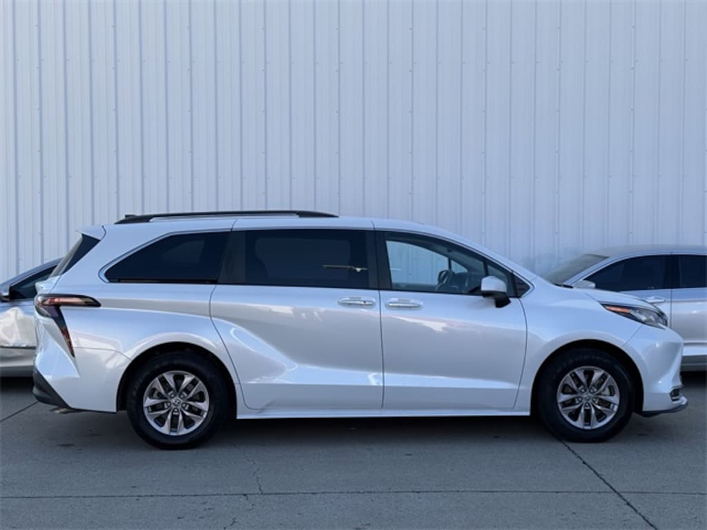 Used 2023 Toyota Sienna XLE Van Passenger Van
