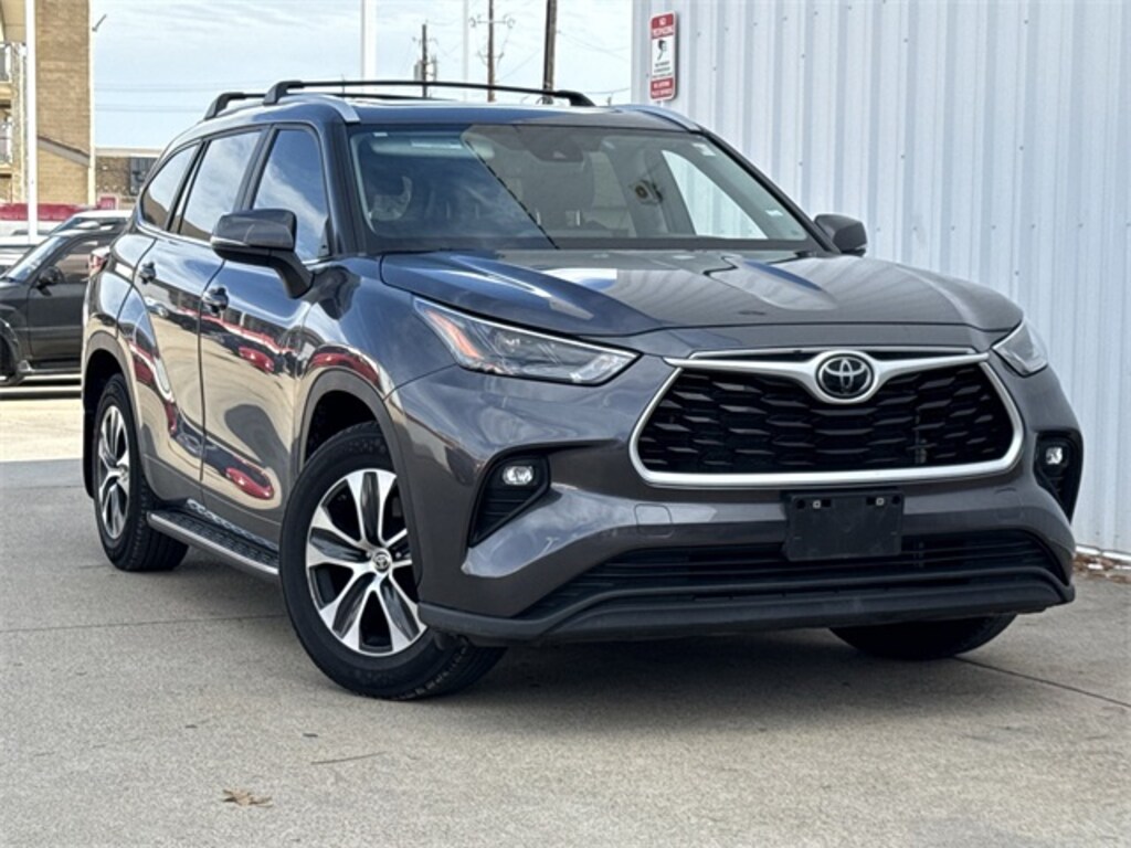 Used 2023 Toyota Highlander XLE SUV