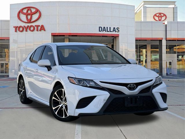 2020 Toyota Camry SE