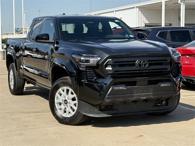 2025 Toyota Tacoma SR5 photo 2