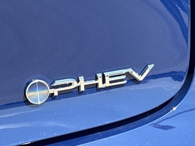 2026 Toyota Prius Plug-in Hybrid XSE - Photo 8