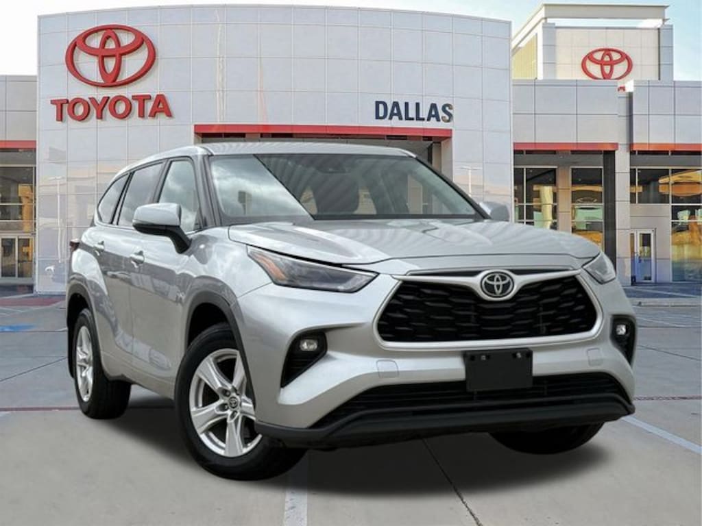 Used 2024 Toyota Highlander LE SUV