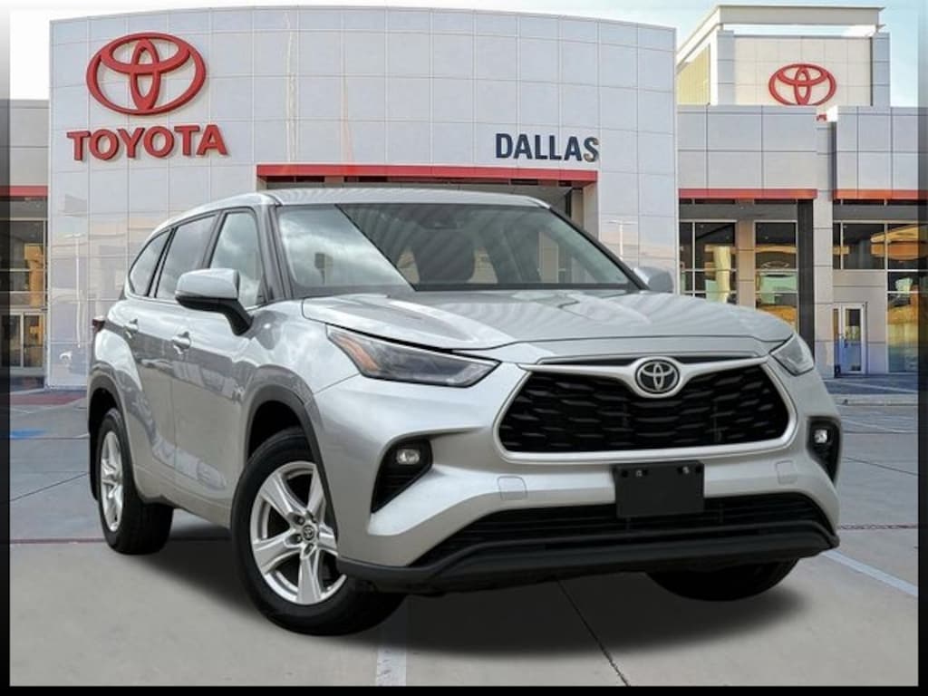 Used 2024 Toyota Highlander LE SUV
