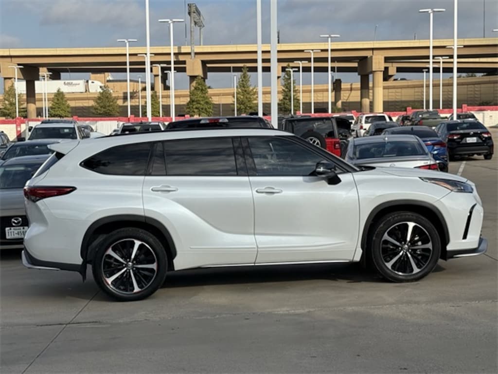Used 2022 Toyota Highlander XSE SUV