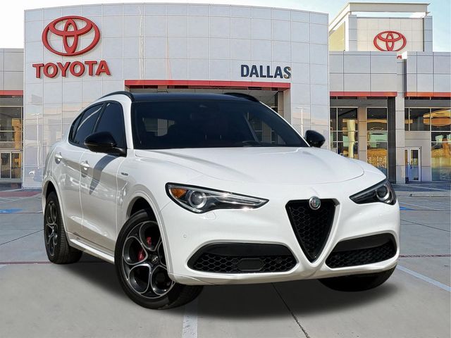2022 Alfa Romeo Stelvio Ti Veloce AWD's photo
