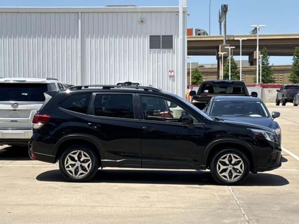 Used 2023 Subaru Forester Premium SUV
