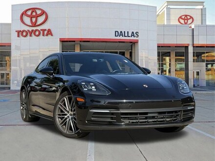 2017 Porsche Panamera 4 Sedan