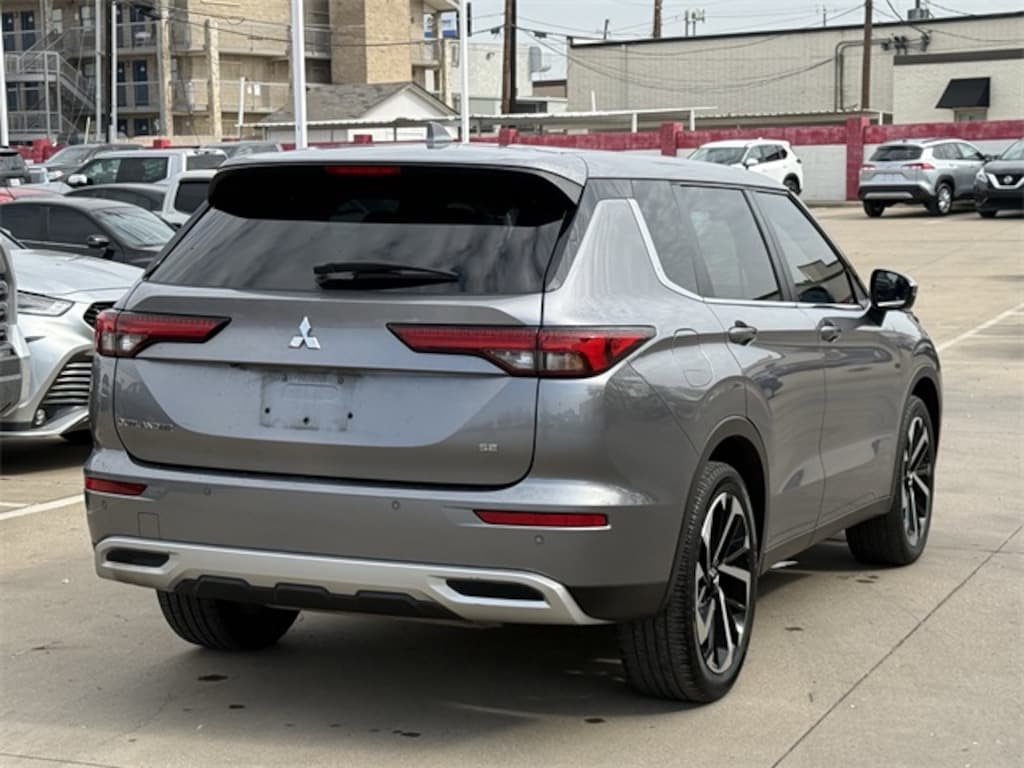 Used 2022 Mitsubishi Outlander SE CUV