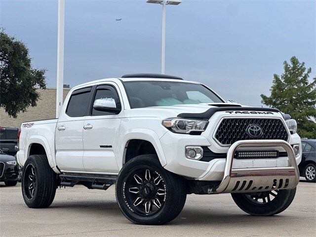 Used 2019 Toyota Tacoma TRD Sport with VIN 5TFCZ5AN3KX188954 for sale in Dallas, TX