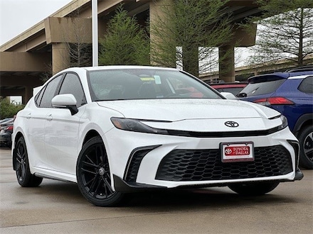2025 Toyota Camry SE Sedan