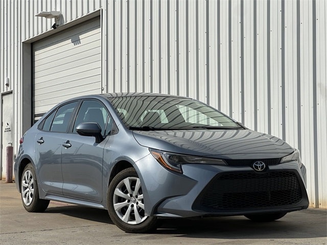 Used 2022 Toyota Corolla LE with VIN 5YFEPMAE8NP273624 for sale in Dallas, TX