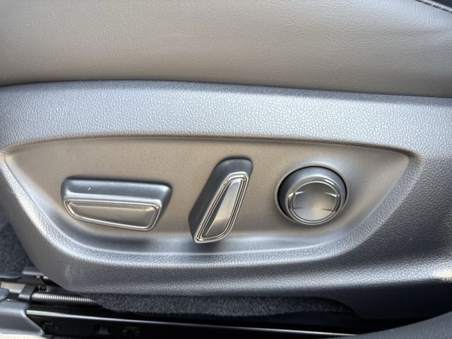 2026 Toyota Prius Plug-in Hybrid XSE - Photo 23