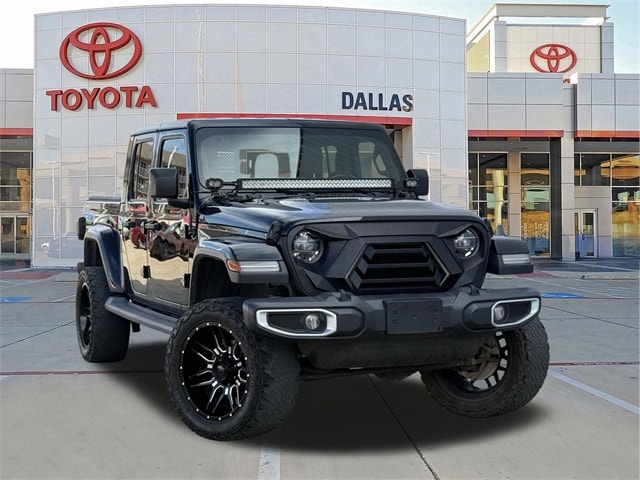 2021 Jeep Gladiator Overland's photo