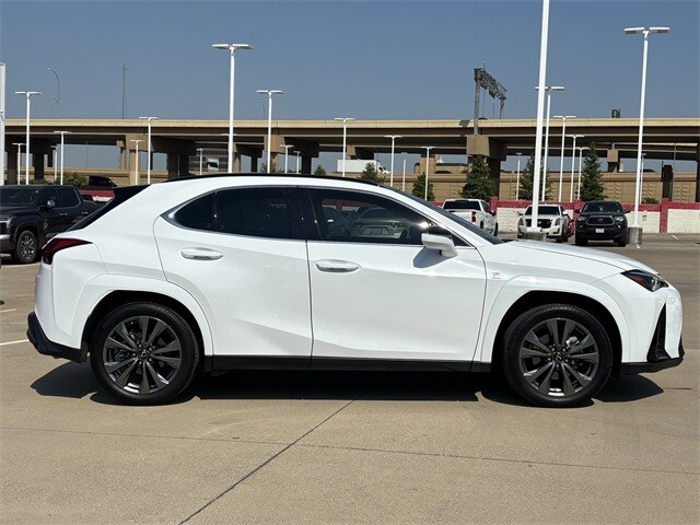 2024 Lexus UX 250h F SPORT Handling photo 2