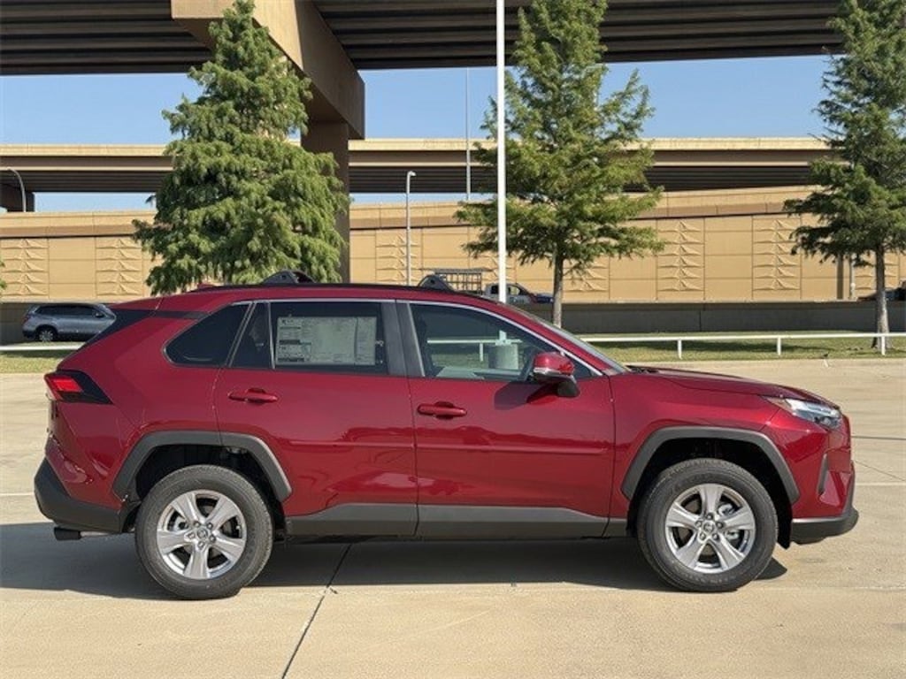New 2025 Toyota RAV4 XLE SUV